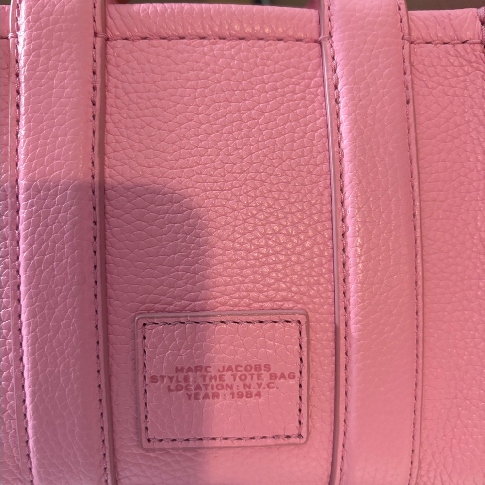 Marc Jacobs Fluro Candy The Leather Crossbody Tote Bag MINI - Picture 9 of 16
